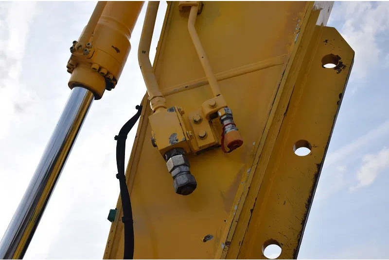 Rupsgraafmachine New Holland Kobelco E235B SR-LCT: afbeelding 11 Rupsgraafmachine New Holland Kobelco E235B SR-LCT: afbeelding 11