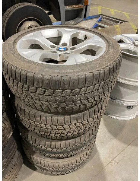 BMW *BMW velgen met Brigdestone banden *225/50 R17 - Banden en velgen voor Personenwagen: afbeelding 1 BMW *BMW velgen met Brigdestone banden *225/50 R17 - Banden en velgen voor Personenwagen: afbeelding 1