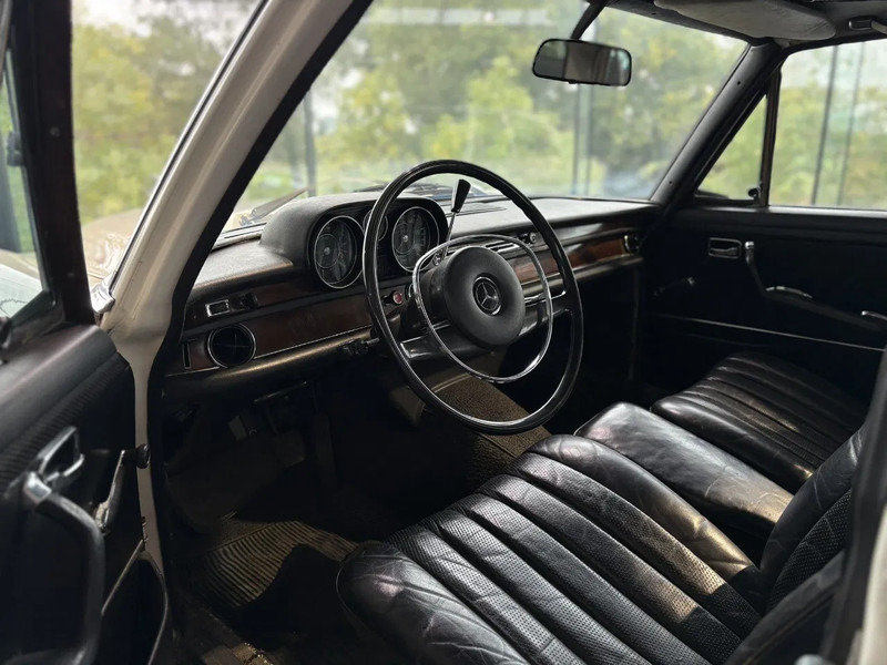 Mercedes-Benz 280SE *OldTimer*Automaat*LerenZetels*Schuifdak* - Personenwagen: afbeelding 2 Mercedes-Benz 280SE *OldTimer*Automaat*LerenZetels*Schuifdak* - Personenwagen: afbeelding 2