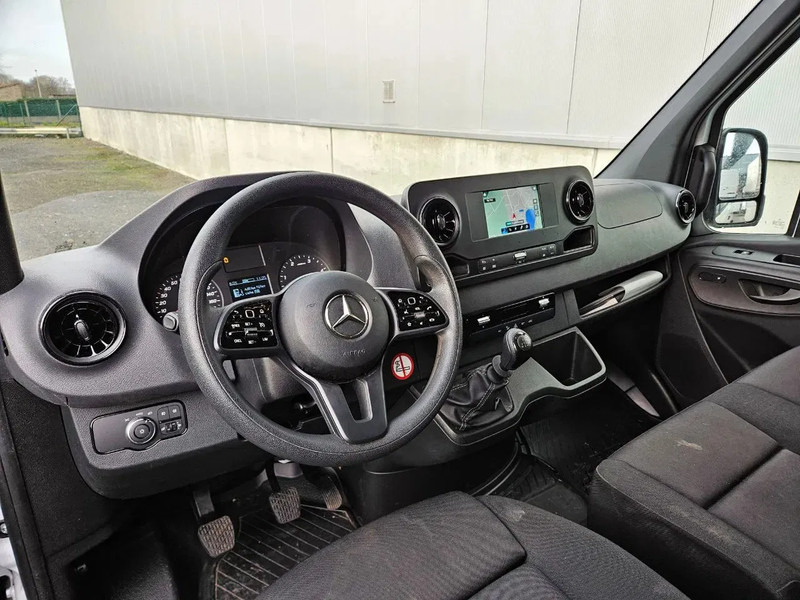 Mercedes-Benz Sprinter 317 L2H2*360°Camera*Airco*Navigatie*Zetelverwarming - Gesloten bestelwagen: afbeelding 4 Mercedes-Benz Sprinter 317 L2H2*360°Camera*Airco*Navigatie*Zetelverwarming - Gesloten bestelwagen: afbeelding 4