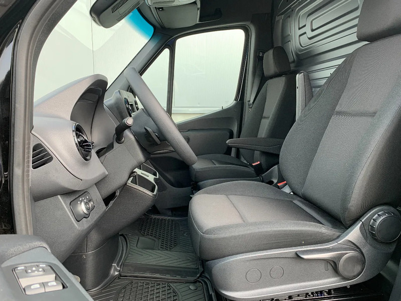 Mercedes-Benz Sprinter 319 CDI*L2H2*TREKHAAK 3,5 TON*ZIJDEUR ELEKTR* - Gesloten bestelwagen: afbeelding 3 Mercedes-Benz Sprinter 319 CDI*L2H2*TREKHAAK 3,5 TON*ZIJDEUR ELEKTR* - Gesloten bestelwagen: afbeelding 3