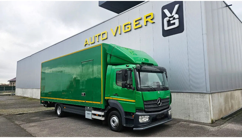 Mercedes-Benz Atego 1018 *L*Achteruitrijcamera*Automaat*Airco*Dhollandia Laadbrug*7149cm - Vrachtwagen: afbeelding 1 Mercedes-Benz Atego 1018 *L*Achteruitrijcamera*Automaat*Airco*Dhollandia Laadbrug*7149cm - Vrachtwagen: afbeelding 1