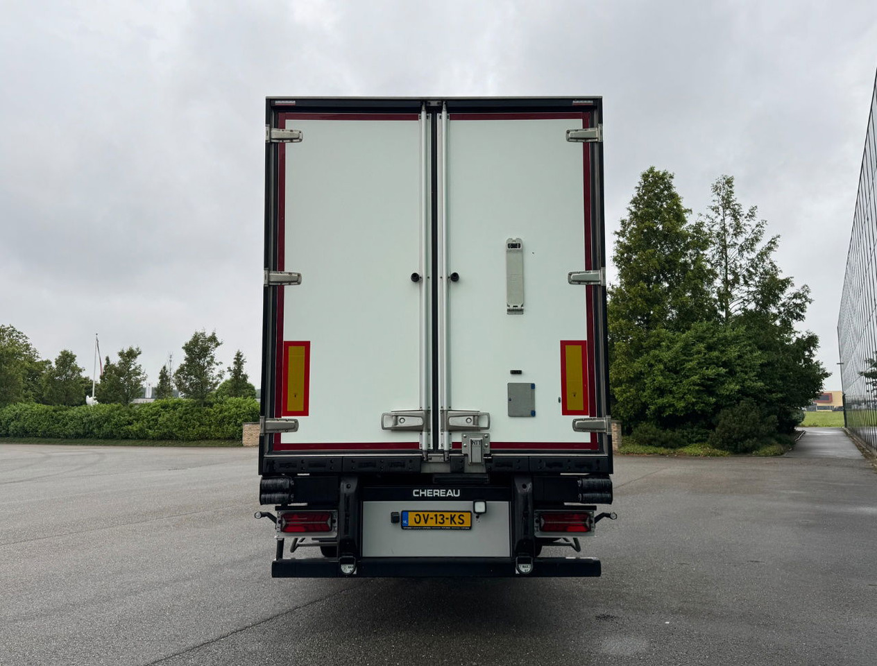 Chereau CSD3 247 CM Wide 265 CM High Thermo King SLXi300 With Only 850 Hours NEW - Koelwagen oplegger: afbeelding 4 Chereau CSD3 247 CM Wide 265 CM High Thermo King SLXi300 With Only 850 Hours NEW - Koelwagen oplegger: afbeelding 4