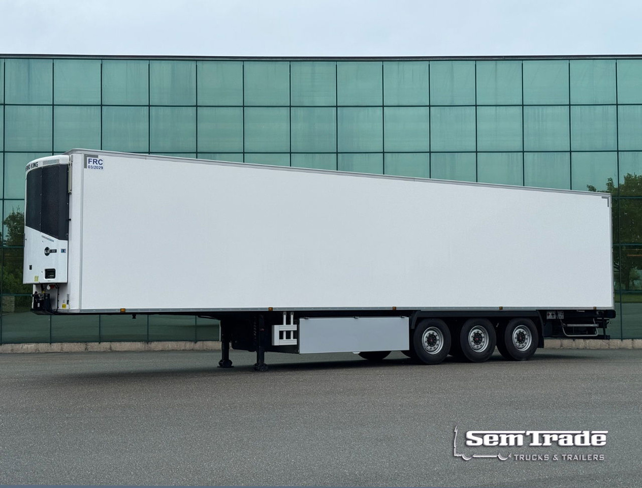 Chereau CSD3 247 CM Wide 265 CM High Thermo King SLXi300 With Only 850 Hours NEW - Koelwagen oplegger: afbeelding 1 Chereau CSD3 247 CM Wide 265 CM High Thermo King SLXi300 With Only 850 Hours NEW - Koelwagen oplegger: afbeelding 1