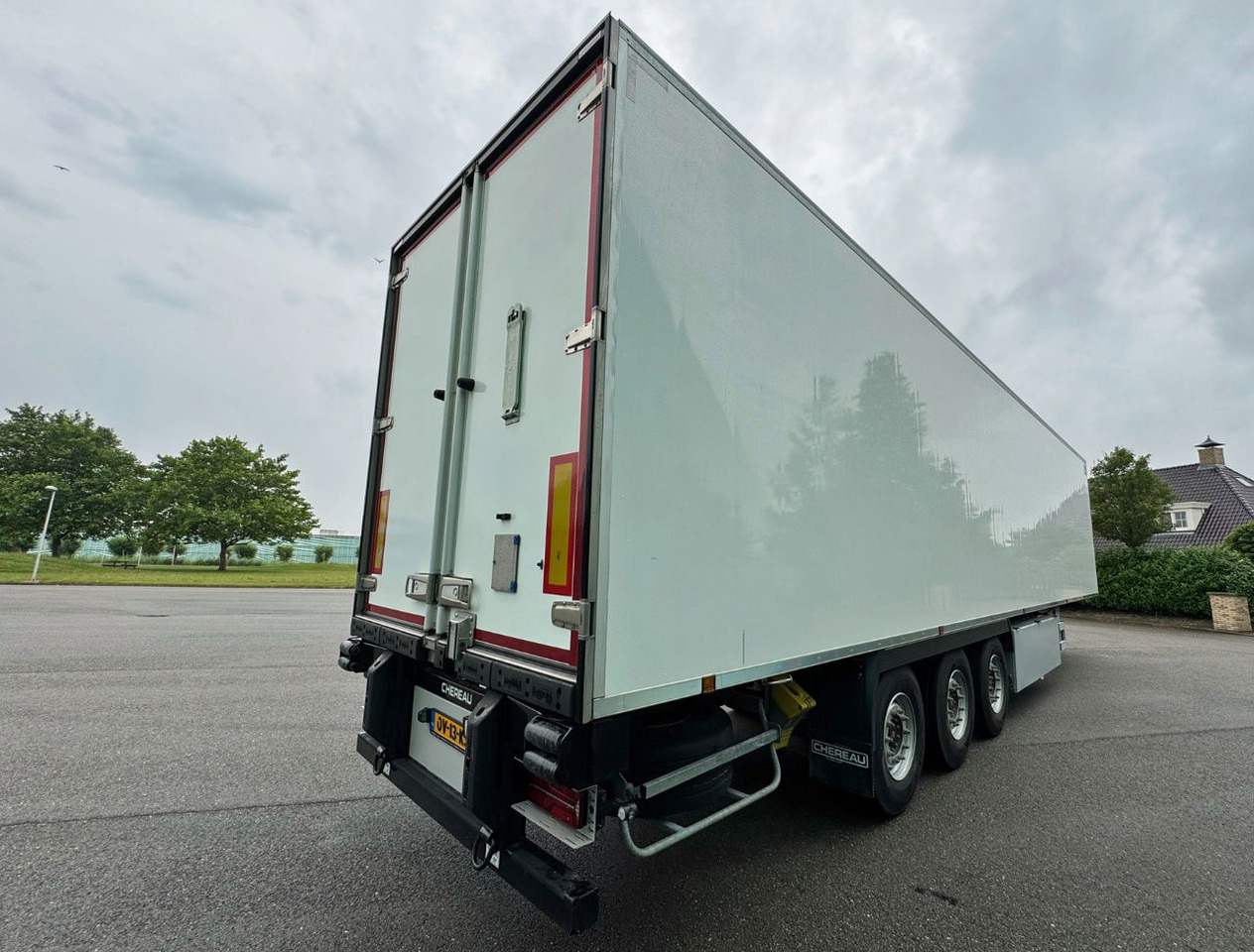 Chereau CSD3 247 CM Wide 265 CM High Thermo King SLXi300 With Only 850 Hours NEW - Koelwagen oplegger: afbeelding 5 Chereau CSD3 247 CM Wide 265 CM High Thermo King SLXi300 With Only 850 Hours NEW - Koelwagen oplegger: afbeelding 5
