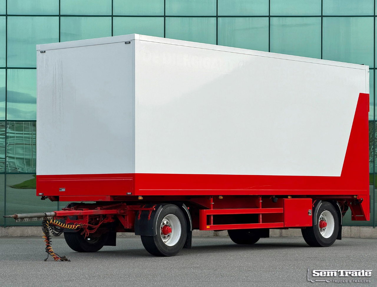 Heiwo Chassis + Isolated BOX 770x250x270 Inside Tail Lift Super Condition - Gesloten aanhangwagen: afbeelding 1 Heiwo Chassis + Isolated BOX 770x250x270 Inside Tail Lift Super Condition - Gesloten aanhangwagen: afbeelding 1