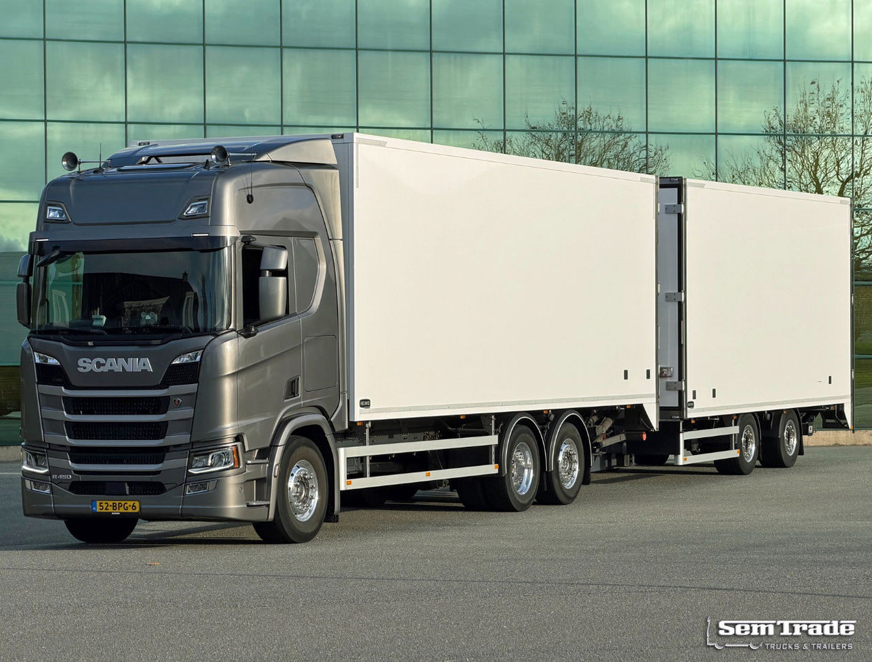 Scania R450 Retarder Full AIR 163.000 KM Heiwo Isolated Boxes 2X Tail Lift NL-Truck IN NEW Condition - Bakwagen: afbeelding 1 Scania R450 Retarder Full AIR 163.000 KM Heiwo Isolated Boxes 2X Tail Lift NL-Truck IN NEW Condition - Bakwagen: afbeelding 1