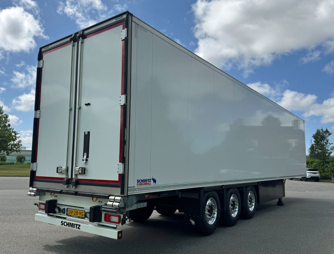 Schmitz Cargobull SCBS3B Thermo King Avancer A-400 270 High NEW AND Unused 2x Lift Axles Flower Wide - Koelwagen oplegger: afbeelding 5 Schmitz Cargobull SCBS3B Thermo King Avancer A-400 270 High NEW AND Unused 2x Lift Axles Flower Wide - Koelwagen oplegger: afbeelding 5