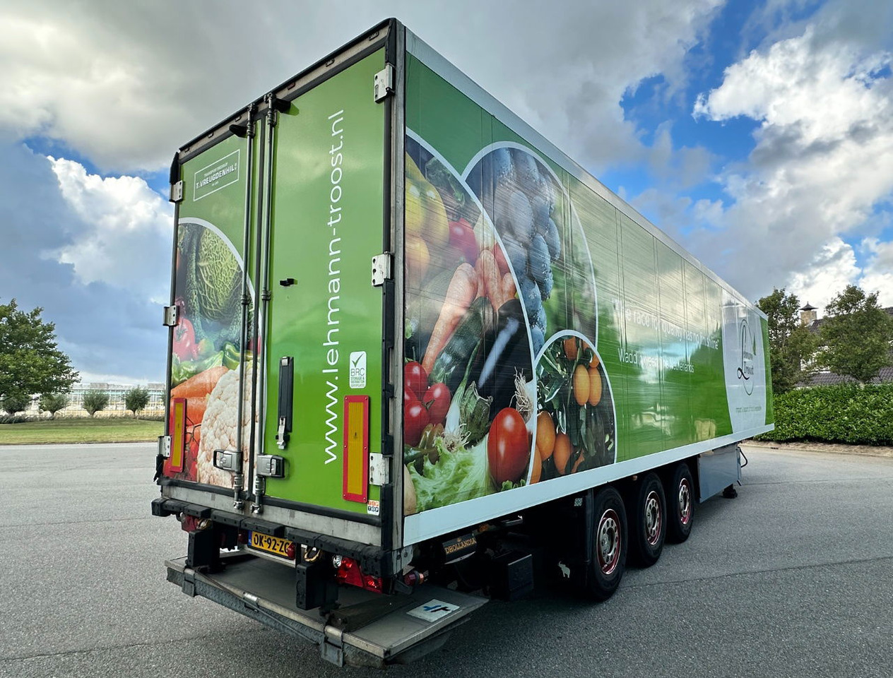 Schmitz Cargobull SKO 24 Thermo King SLX 200 Only 3645 Engine Hours 2X Lift Axle Flowerwide 270 CM High Inside Tail Lift NL-Trailer - Koelwagen oplegger: afbeelding 4 Schmitz Cargobull SKO 24 Thermo King SLX 200 Only 3645 Engine Hours 2X Lift Axle Flowerwide 270 CM High Inside Tail Lift NL-Trailer - Koelwagen oplegger: afbeelding 4