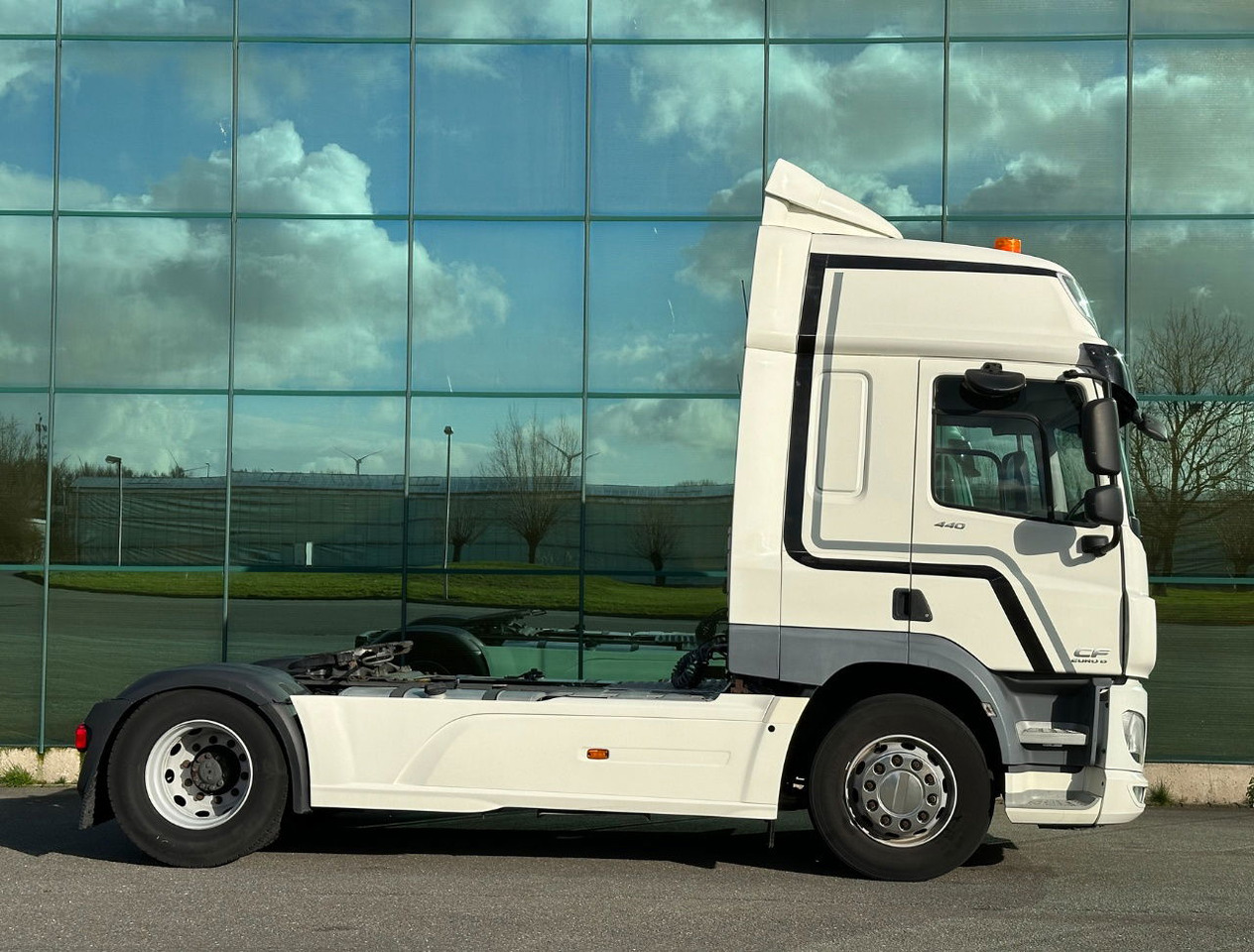 DAF CF 440 FT Space CAB 2x Tanks 766.000 KM TOP Condition NL Truck 2 Similar Pie - Trekker: afbeelding 5 DAF CF 440 FT Space CAB 2x Tanks 766.000 KM TOP Condition NL Truck 2 Similar Pie - Trekker: afbeelding 5