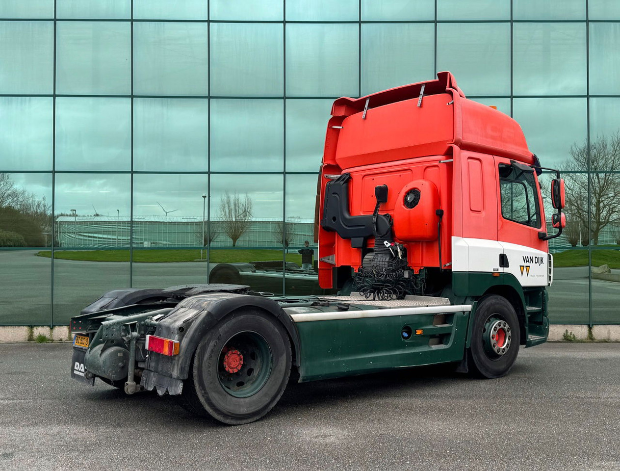 DAF CF 85.460 Only 229.800 KM Retarder - Intarder 2x Tanks Tires 90 NL Truck - Trekker: afbeelding 4 DAF CF 85.460 Only 229.800 KM Retarder - Intarder 2x Tanks Tires 90 NL Truck - Trekker: afbeelding 4