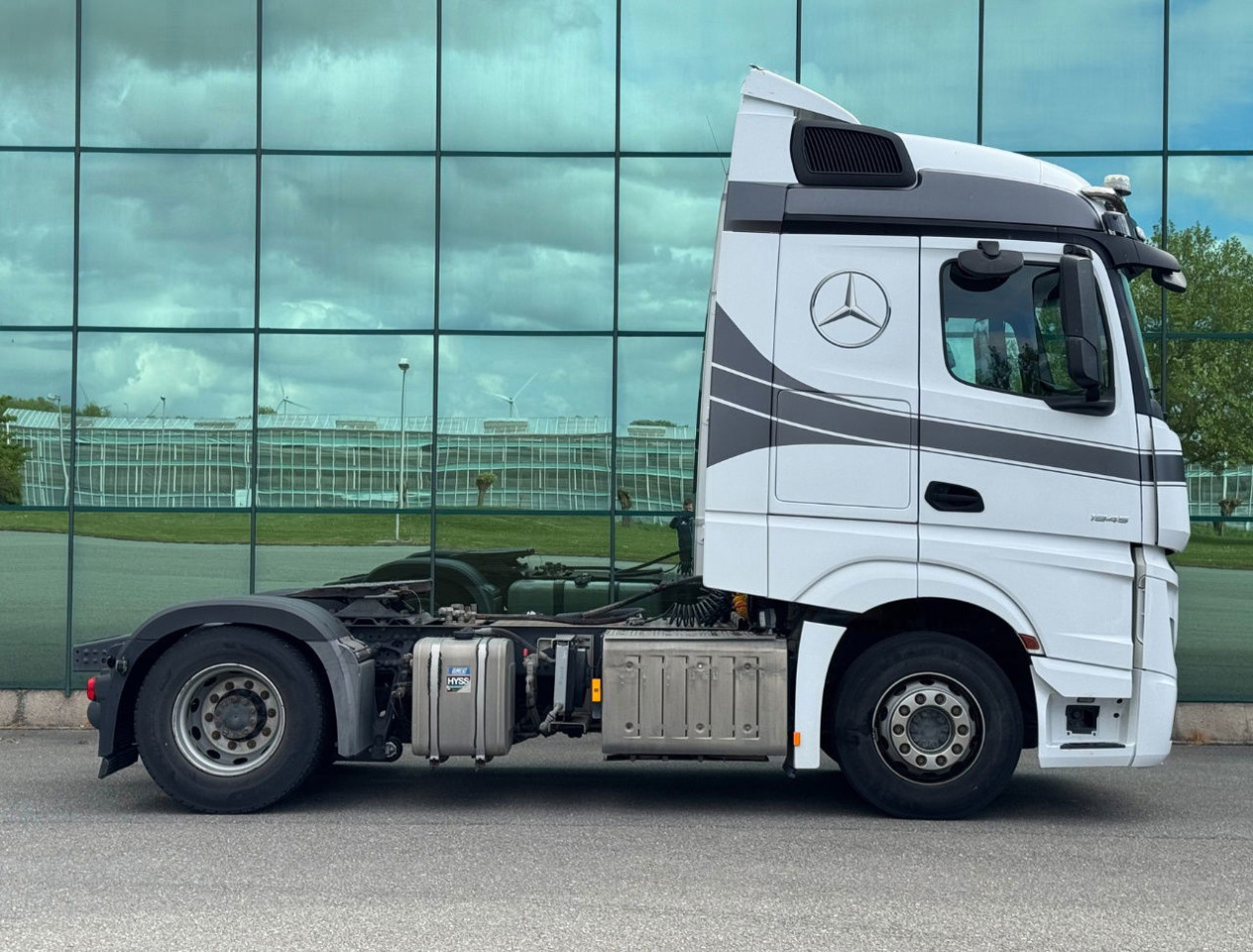 Mercedes-Benz Actros 1945 382.000 KM NEW TUV APK PTO + Hydraulics TOP Condition - Trekker: afbeelding 5 Mercedes-Benz Actros 1945 382.000 KM NEW TUV APK PTO + Hydraulics TOP Condition - Trekker: afbeelding 5