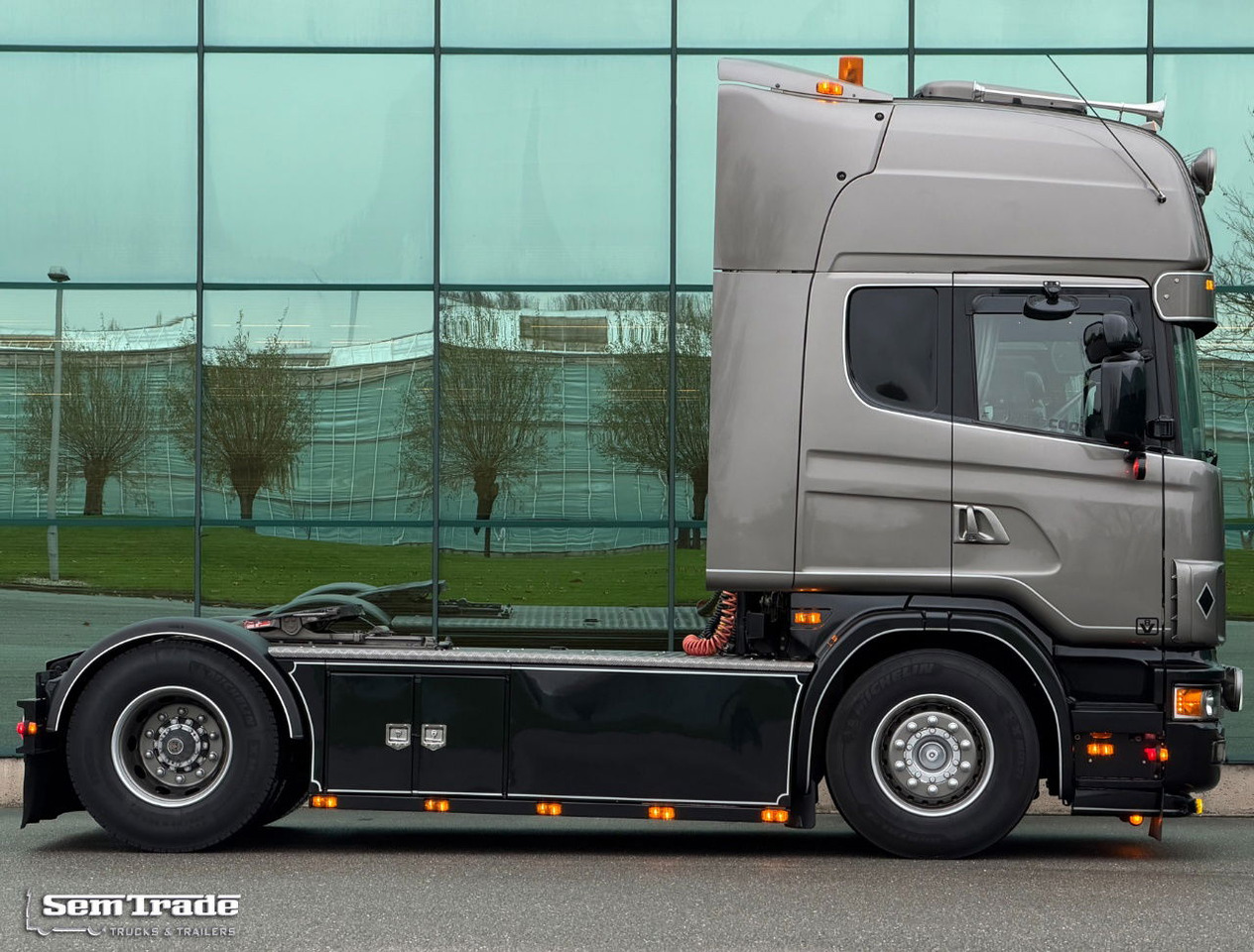 Scania R164-480 V8 King Retarder Manual Gearbox Showtruck Completely Rebuild Unique Condition - Trekker: afbeelding 5 Scania R164-480 V8 King Retarder Manual Gearbox Showtruck Completely Rebuild Unique Condition - Trekker: afbeelding 5
