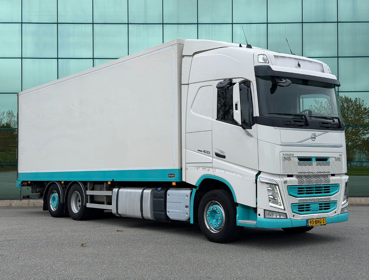 Volvo FH 420 6X2 Globetrotter Heiwo BOX 875 x 250 x 272 CM IN Thermo King T-800 490.000 KM TOP Condition NL Truck - Koelwagen vrachtwagen: afbeelding 5 Volvo FH 420 6X2 Globetrotter Heiwo BOX 875 x 250 x 272 CM IN Thermo King T-800 490.000 KM TOP Condition NL Truck - Koelwagen vrachtwagen: afbeelding 5