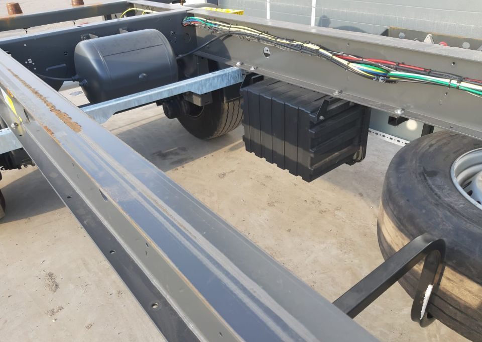 Krone Przyczepa BDF Krone DM 18T, rok 2017 - Containertransporter/ Wissellaadbak aanhangwagen: afbeelding 2 Krone Przyczepa BDF Krone DM 18T, rok 2017 - Containertransporter/ Wissellaadbak aanhangwagen: afbeelding 2