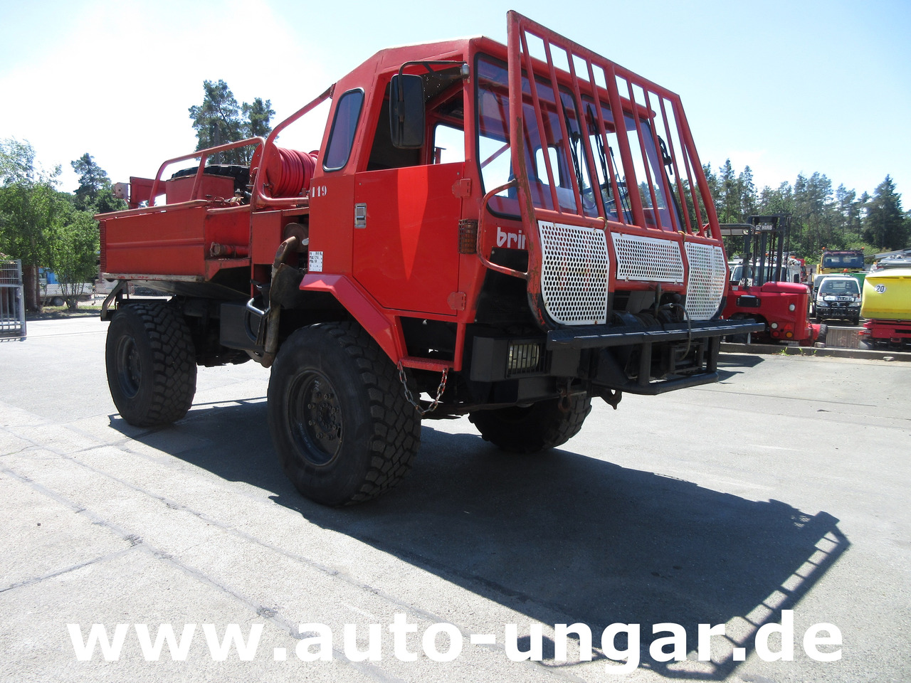 BRIMONT PM ETR Feuerwehr 4x4x4 AHK verwindbarer Rahmen Off-Road Winde Kriechgang - Brandweerwagen: afbeelding 1 BRIMONT PM ETR Feuerwehr 4x4x4 AHK verwindbarer Rahmen Off-Road Winde Kriechgang - Brandweerwagen: afbeelding 1