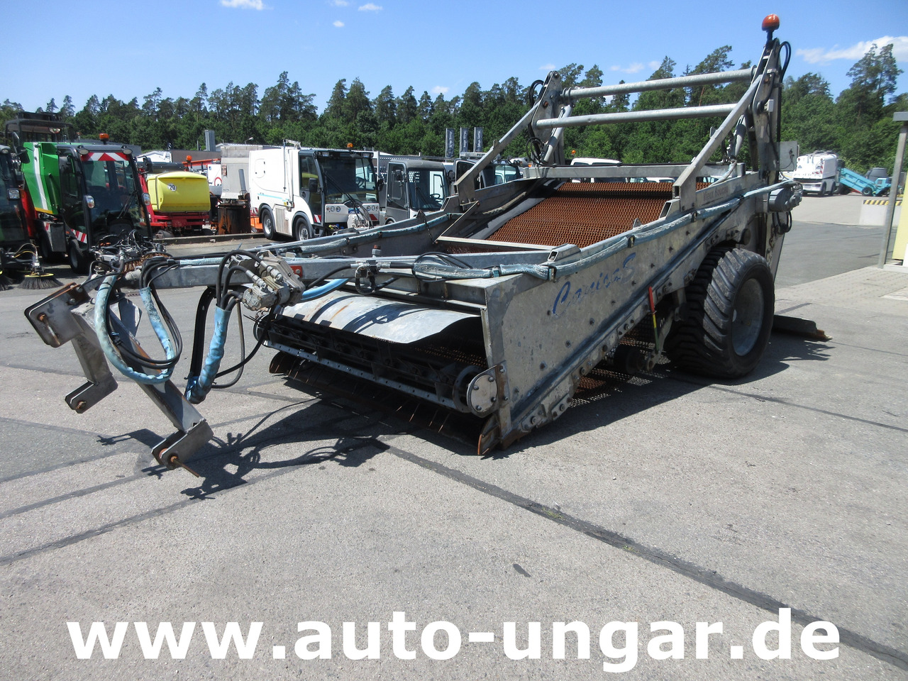 CanicaS T230H Strandreiniger Beachcleaner Beachtech почистване на плажа منظف الشاطئ - Gemeentelijke machine/ Speciaal: afbeelding 1 CanicaS T230H Strandreiniger Beachcleaner Beachtech почистване на плажа منظف الشاطئ - Gemeentelijke machine/ Speciaal: afbeelding 1