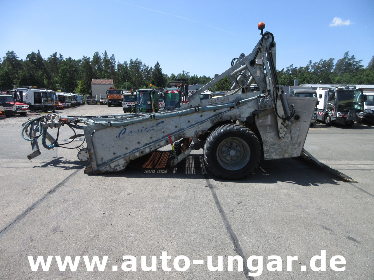 CanicaS T230H Strandreiniger Beachcleaner Beachtech почистване на плажа منظف الشاطئ - Gemeentelijke machine/ Speciaal: afbeelding 2 CanicaS T230H Strandreiniger Beachcleaner Beachtech почистване на плажа منظف الشاطئ - Gemeentelijke machine/ Speciaal: afbeelding 2
