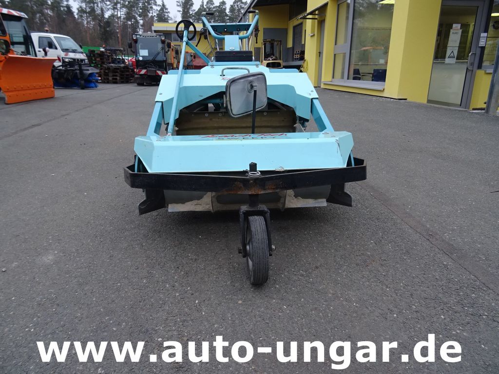 KASSBOHRER Kässbohrer BeachTech Sweepy Strandreiniger - Gemeentelijke machine/ Speciaal: afbeelding 3 KASSBOHRER Kässbohrer BeachTech Sweepy Strandreiniger - Gemeentelijke machine/ Speciaal: afbeelding 3