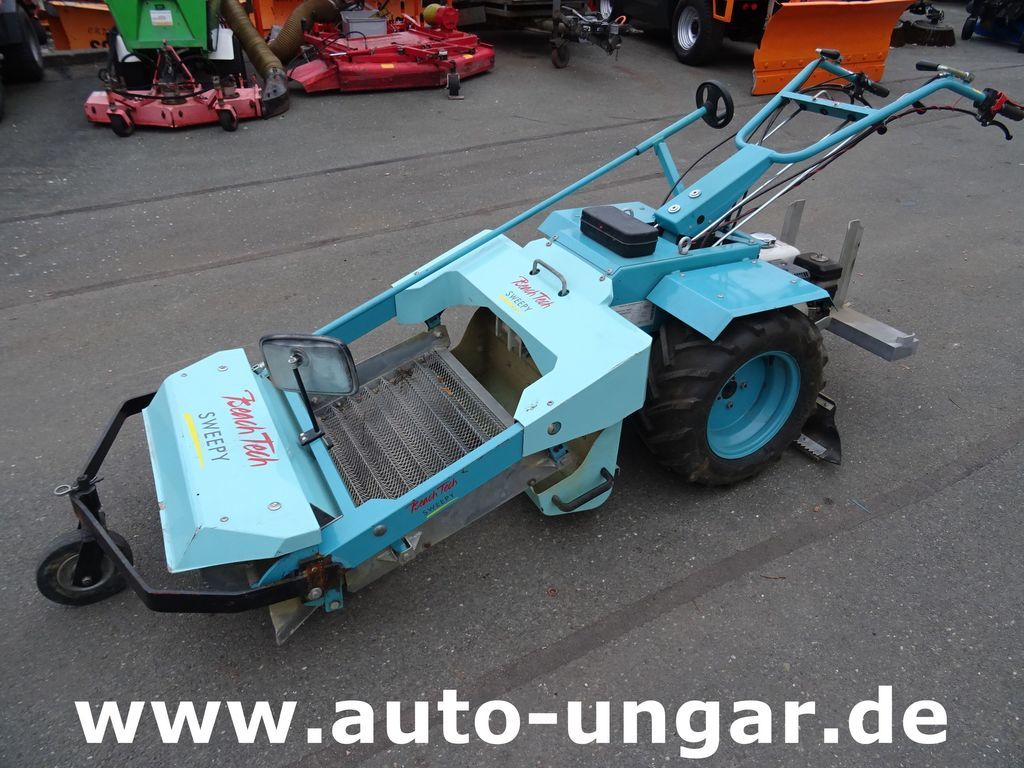 KASSBOHRER Kässbohrer BeachTech Sweepy Strandreiniger - Gemeentelijke machine/ Speciaal: afbeelding 1 KASSBOHRER Kässbohrer BeachTech Sweepy Strandreiniger - Gemeentelijke machine/ Speciaal: afbeelding 1