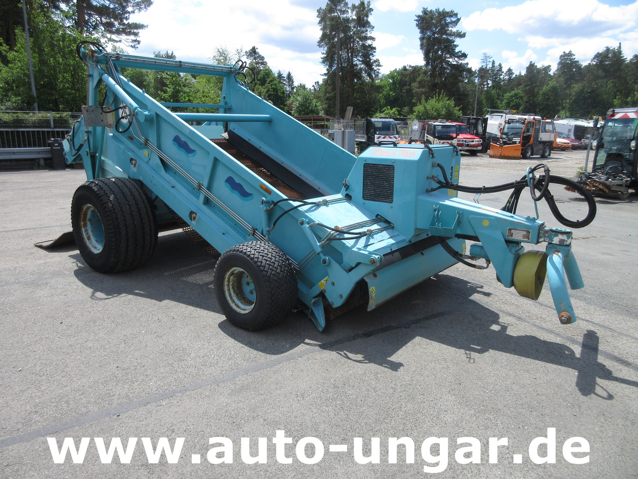 Kässbohrer BeachTech STR 2000 BeachCleaner Strandreiniger καθαριστής παραλίας - Gemeentelijke machine/ Speciaal: afbeelding 1 Kässbohrer BeachTech STR 2000 BeachCleaner Strandreiniger καθαριστής παραλίας - Gemeentelijke machine/ Speciaal: afbeelding 1
