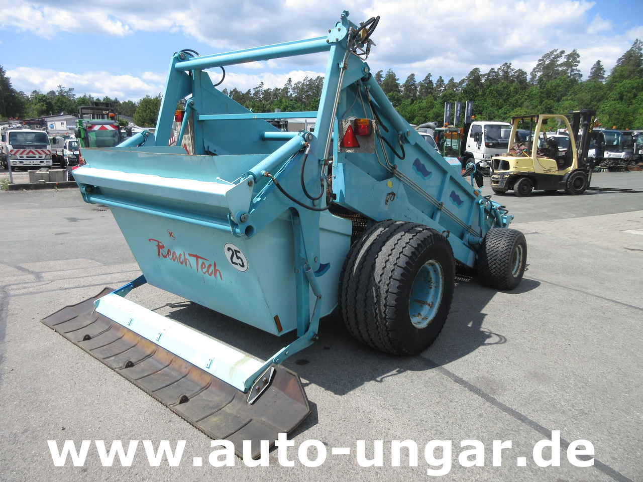 Kässbohrer BeachTech STR 2000 BeachCleaner Strandreiniger καθαριστής παραλίας - Gemeentelijke machine/ Speciaal: afbeelding 4 Kässbohrer BeachTech STR 2000 BeachCleaner Strandreiniger καθαριστής παραλίας - Gemeentelijke machine/ Speciaal: afbeelding 4
