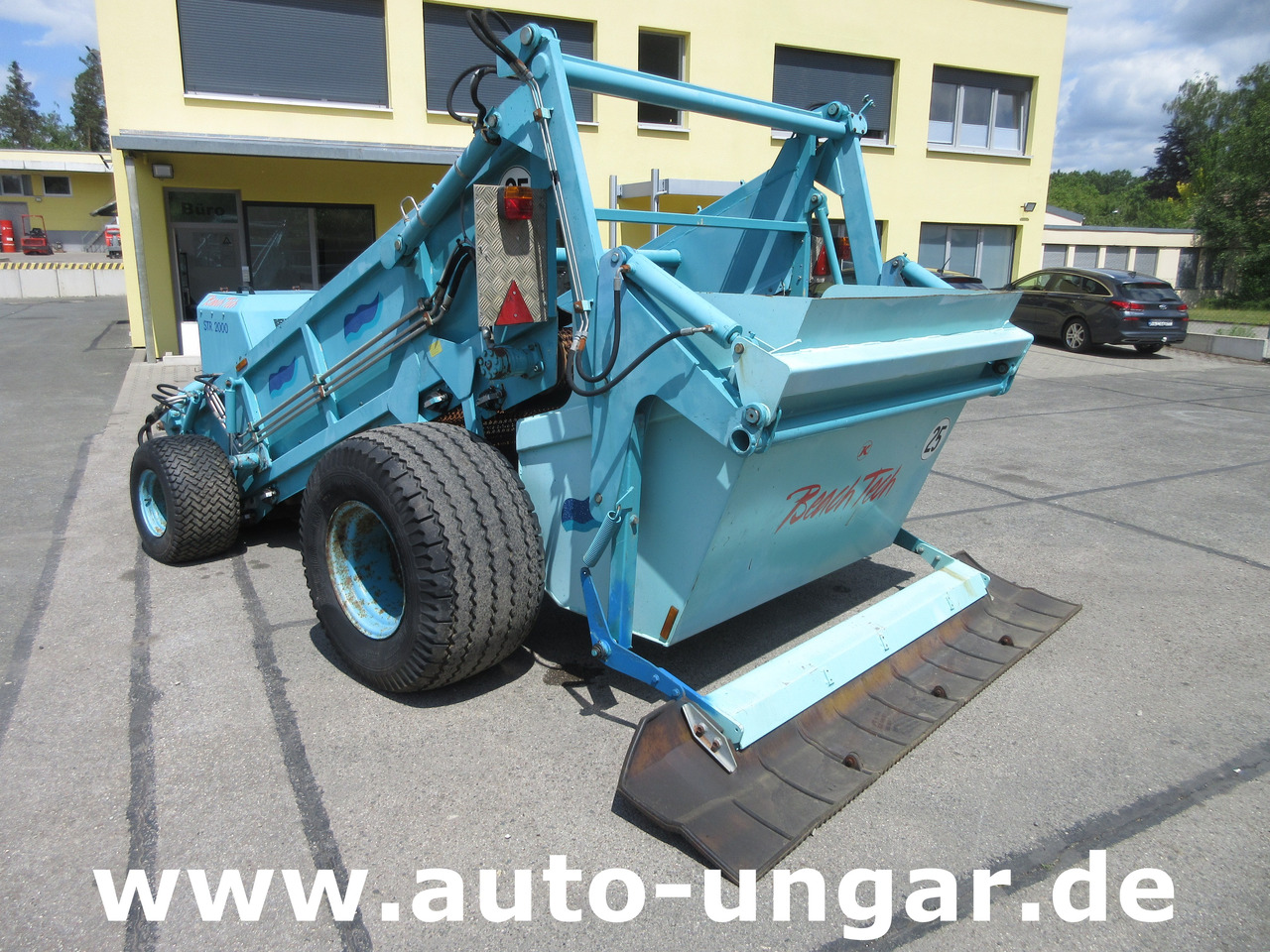 Kässbohrer BeachTech STR 2000 BeachCleaner Strandreiniger καθαριστής παραλίας - Gemeentelijke machine/ Speciaal: afbeelding 3 Kässbohrer BeachTech STR 2000 BeachCleaner Strandreiniger καθαριστής παραλίας - Gemeentelijke machine/ Speciaal: afbeelding 3