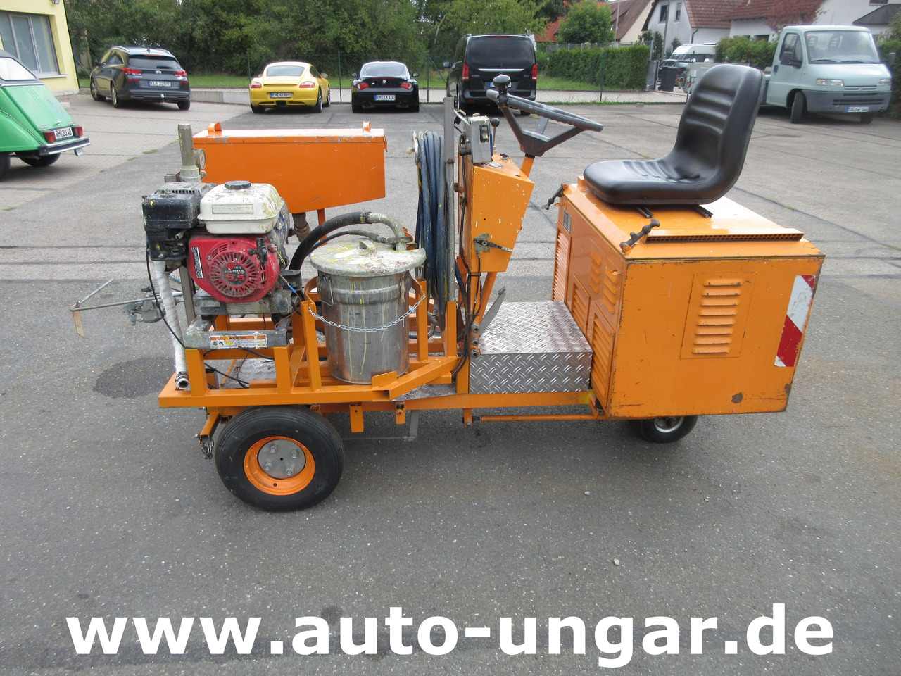 Graco LineLazer II 5900 auf Zindel VarioZet Linedriver Perlstreuer + Airless-Farb-Spritze Hofmann - Asfaltmachine: afbeelding 3 Graco LineLazer II 5900 auf Zindel VarioZet Linedriver Perlstreuer + Airless-Farb-Spritze Hofmann - Asfaltmachine: afbeelding 3