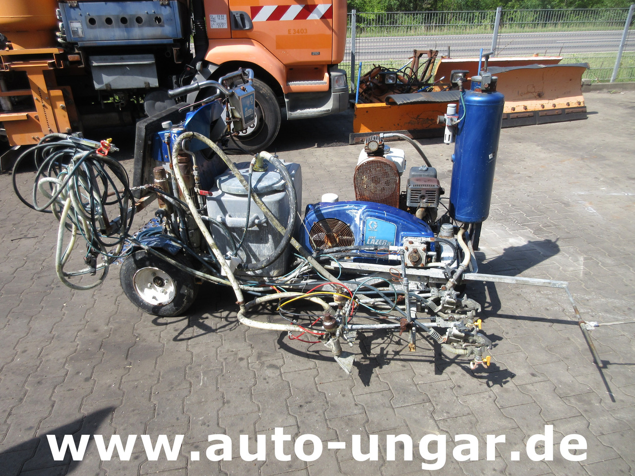 Graco LineLazer IV 250 SPS selbstfahrend Airless Perlen Roadmarking Straßenmarkierung - Asfaltmachine: afbeelding 1 Graco LineLazer IV 250 SPS selbstfahrend Airless Perlen Roadmarking Straßenmarkierung - Asfaltmachine: afbeelding 1