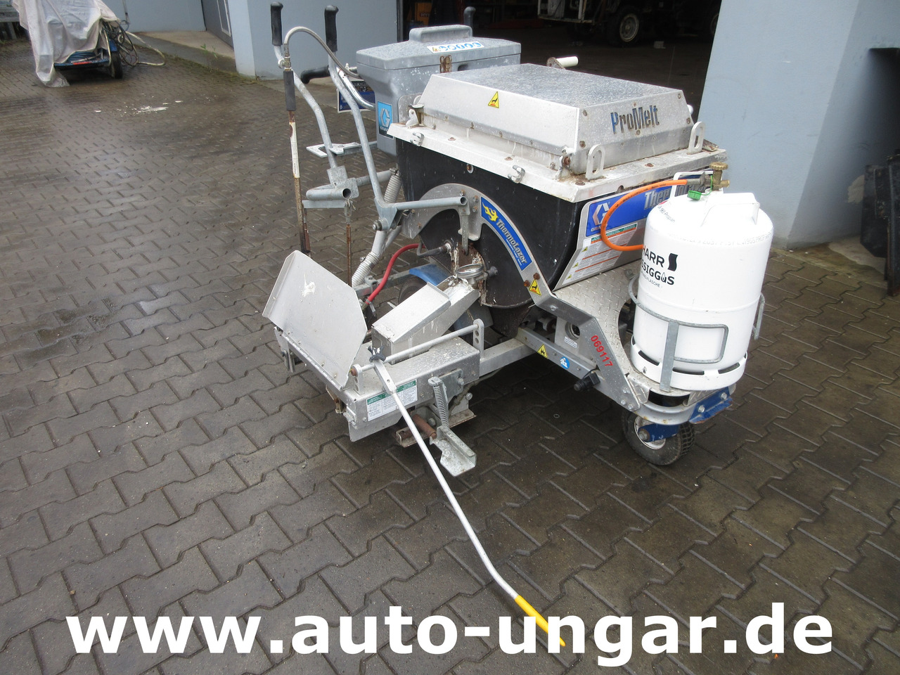 Graco ProMelt Thermolazer LineLazer 24H624 Baujahr 2022 Thermoplastic Roadmarking - Asfaltmachine: afbeelding 1 Graco ProMelt Thermolazer LineLazer 24H624 Baujahr 2022 Thermoplastic Roadmarking - Asfaltmachine: afbeelding 1