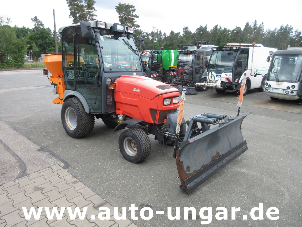 HAKO Hakotrac 2650 DA Winterdienst Schneepflug & Streuer 4x4 Zapfwelle Hydraulik - Gemeentelijke tractor: afbeelding 2 HAKO Hakotrac 2650 DA Winterdienst Schneepflug & Streuer 4x4 Zapfwelle Hydraulik - Gemeentelijke tractor: afbeelding 2