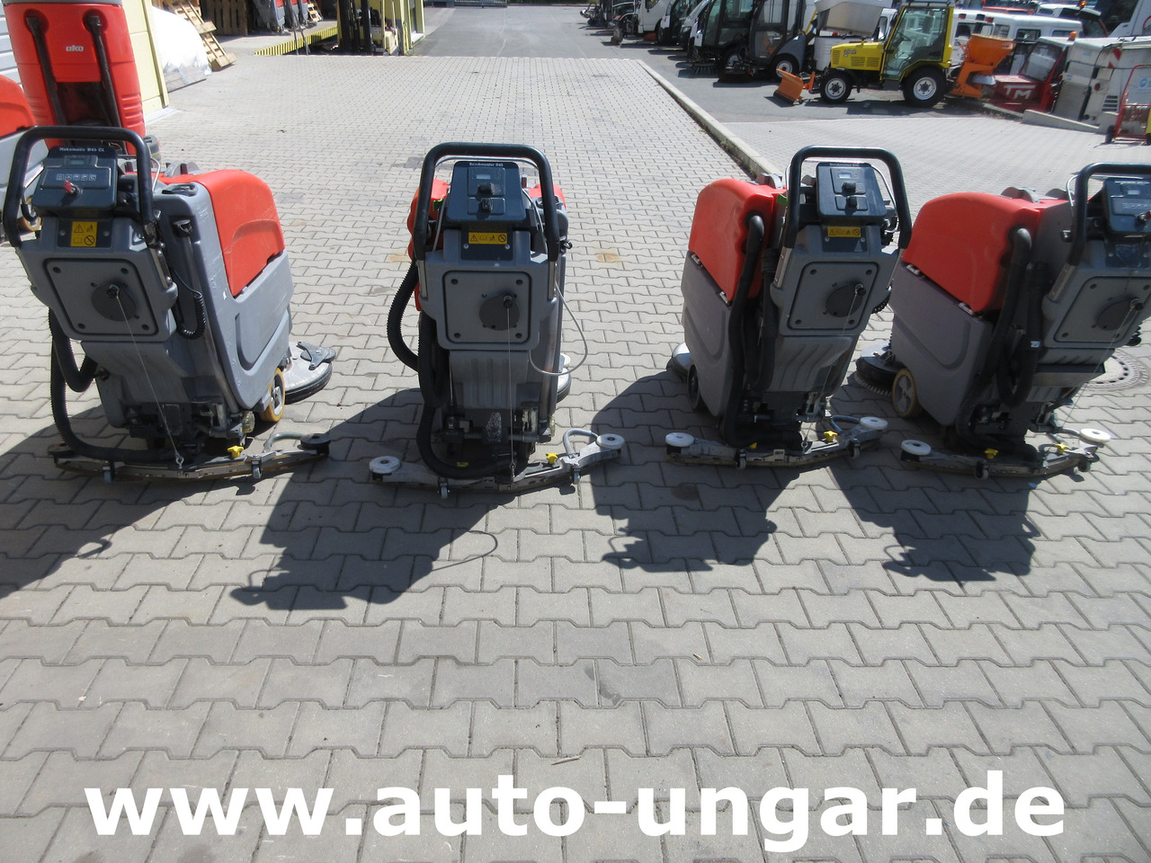 Hako B45 Scheuersaugmaschine B45CL eigener Antrieb Scrubber - Schrobmachine: afbeelding 2 Hako B45 Scheuersaugmaschine B45CL eigener Antrieb Scrubber - Schrobmachine: afbeelding 2