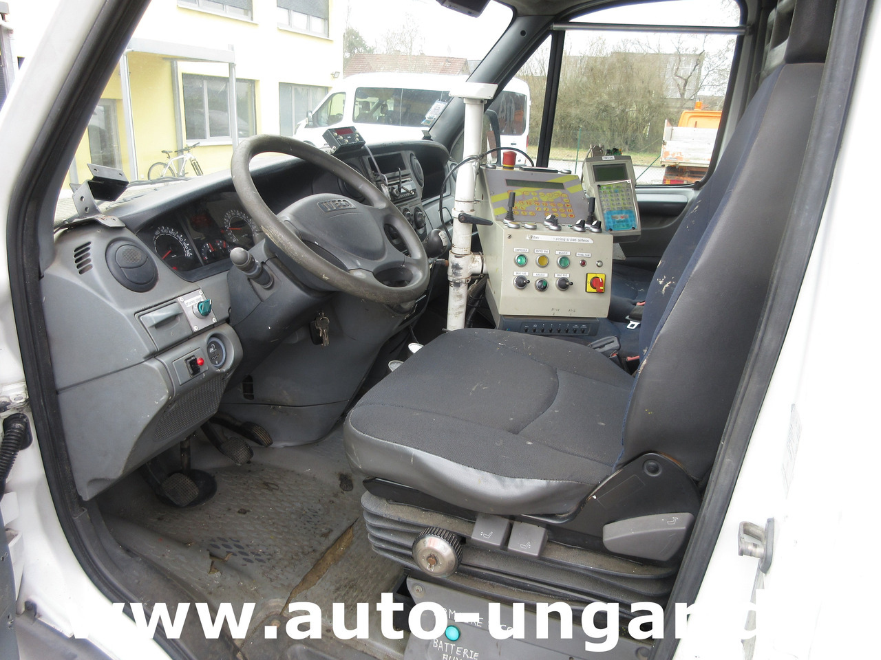 Asfaltmachine Iveco 50C15 Jetline Graco LineLazer Markiermaschine Hofmann Roadmarking Machine: afbeelding 20