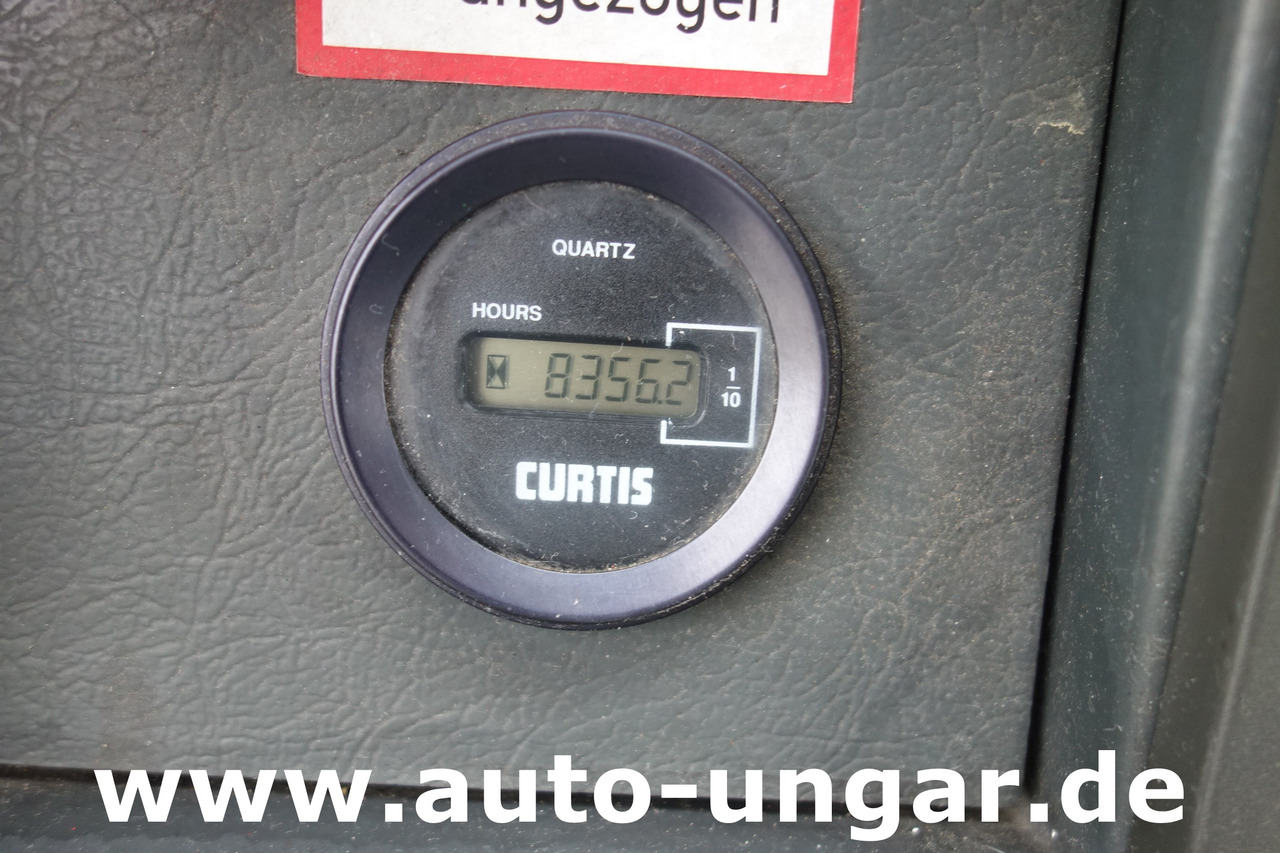 Vliegtuigtrekker Multicar M26 Champion Flugzeugschlepper Doka GSE Airport Push Back Industrieschlepper: afbeelding 14 Vliegtuigtrekker Multicar M26 Champion Flugzeugschlepper Doka GSE Airport Push Back Industrieschlepper: afbeelding 14