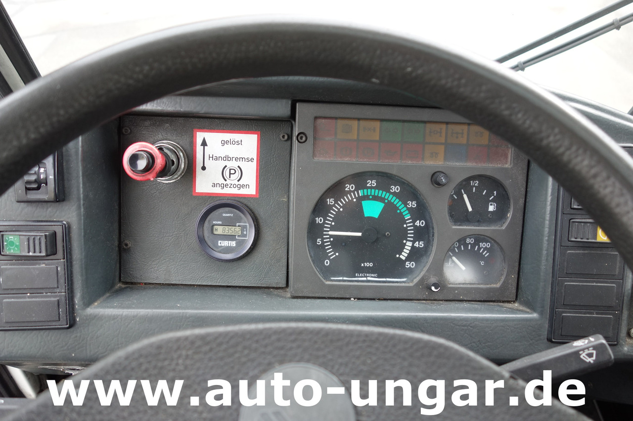 Vliegtuigtrekker Multicar M26 Champion Flugzeugschlepper Doka GSE Airport Push Back Industrieschlepper: afbeelding 13 Vliegtuigtrekker Multicar M26 Champion Flugzeugschlepper Doka GSE Airport Push Back Industrieschlepper: afbeelding 13