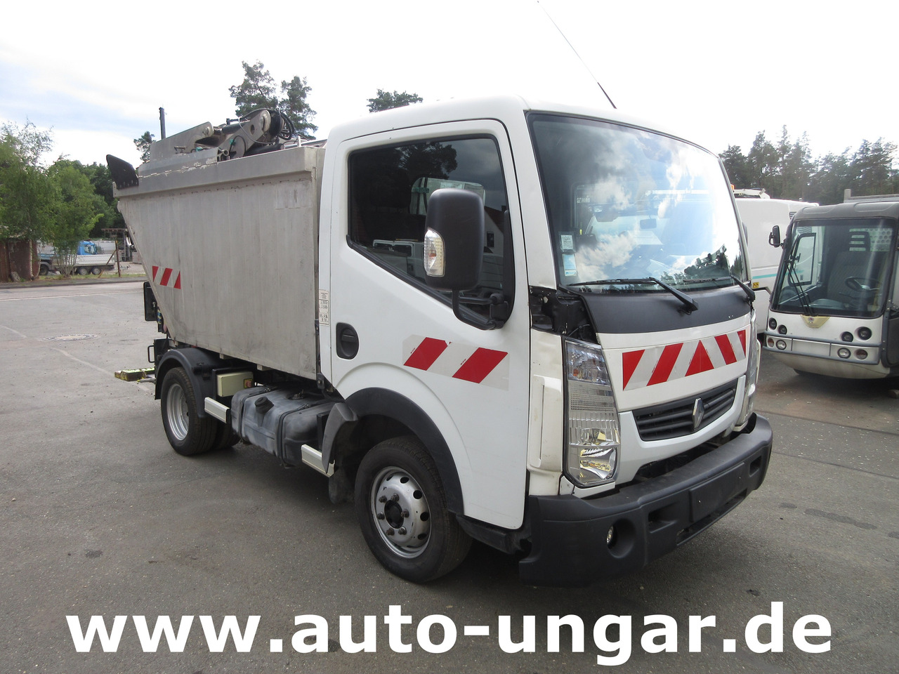 RENAULT Maxity 3.500kg Faun Provence Benne Müllwagen 5m³ Alumulde mit Presse - Vuilniswagen: afbeelding 1 RENAULT Maxity 3.500kg Faun Provence Benne Müllwagen 5m³ Alumulde mit Presse - Vuilniswagen: afbeelding 1