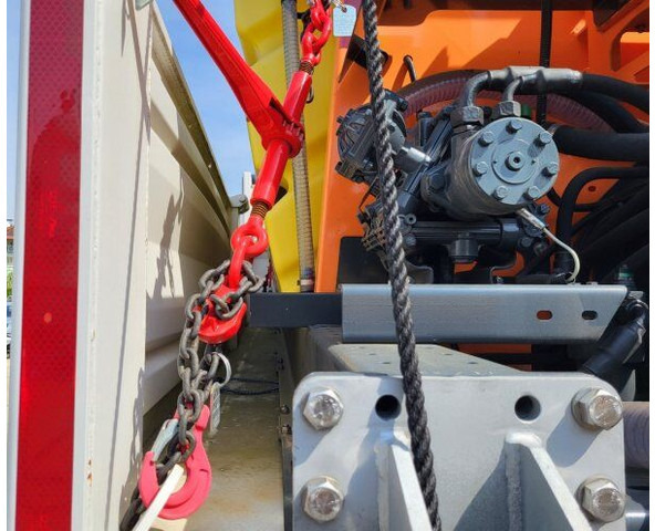 RASCO Solid LLB 4500 (+Kubota diesel) - Zout/ Zandstrooier: afbeelding 2 RASCO Solid LLB 4500 (+Kubota diesel) - Zout/ Zandstrooier: afbeelding 2