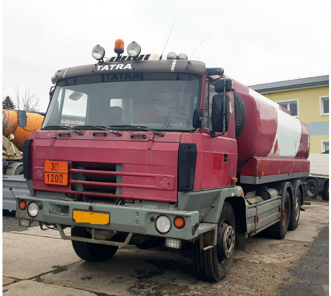 Tatra 6x6 T815 ADR 17m3 - Tankwagen: afbeelding 2 Tatra 6x6 T815 ADR 17m3 - Tankwagen: afbeelding 2