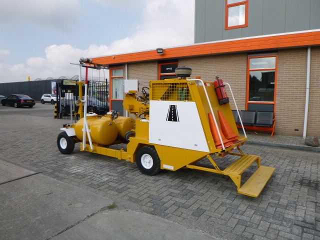 CLEANOSOL RL RL-Cold paint road marker - Asfaltmachine: afbeelding 5 CLEANOSOL RL RL-Cold paint road marker - Asfaltmachine: afbeelding 5