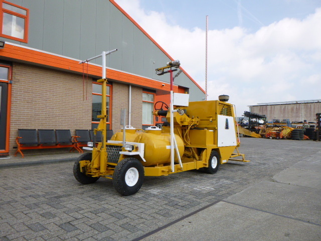 CLEANOSOL RL RL-Cold paint road marker - Asfaltmachine: afbeelding 1 CLEANOSOL RL RL-Cold paint road marker - Asfaltmachine: afbeelding 1