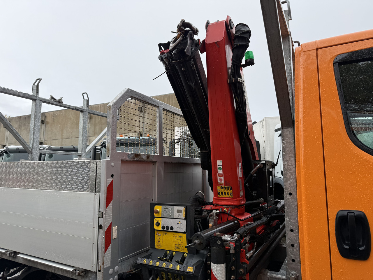 Iveco Daily 55S18W 4X4 Palfinger PK 7.501 - Bestelwagen met open laadbak: afbeelding 3 Iveco Daily 55S18W 4X4 Palfinger PK 7.501 - Bestelwagen met open laadbak: afbeelding 3