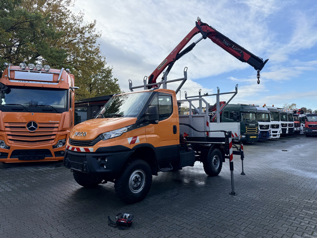 Iveco Daily 55S18W 4X4 Palfinger PK 7.501 - Vrachtwagen met open laadbak, Kraanwagen: afbeelding 1 Iveco Daily 55S18W 4X4 Palfinger PK 7.501 - Vrachtwagen met open laadbak, Kraanwagen: afbeelding 1