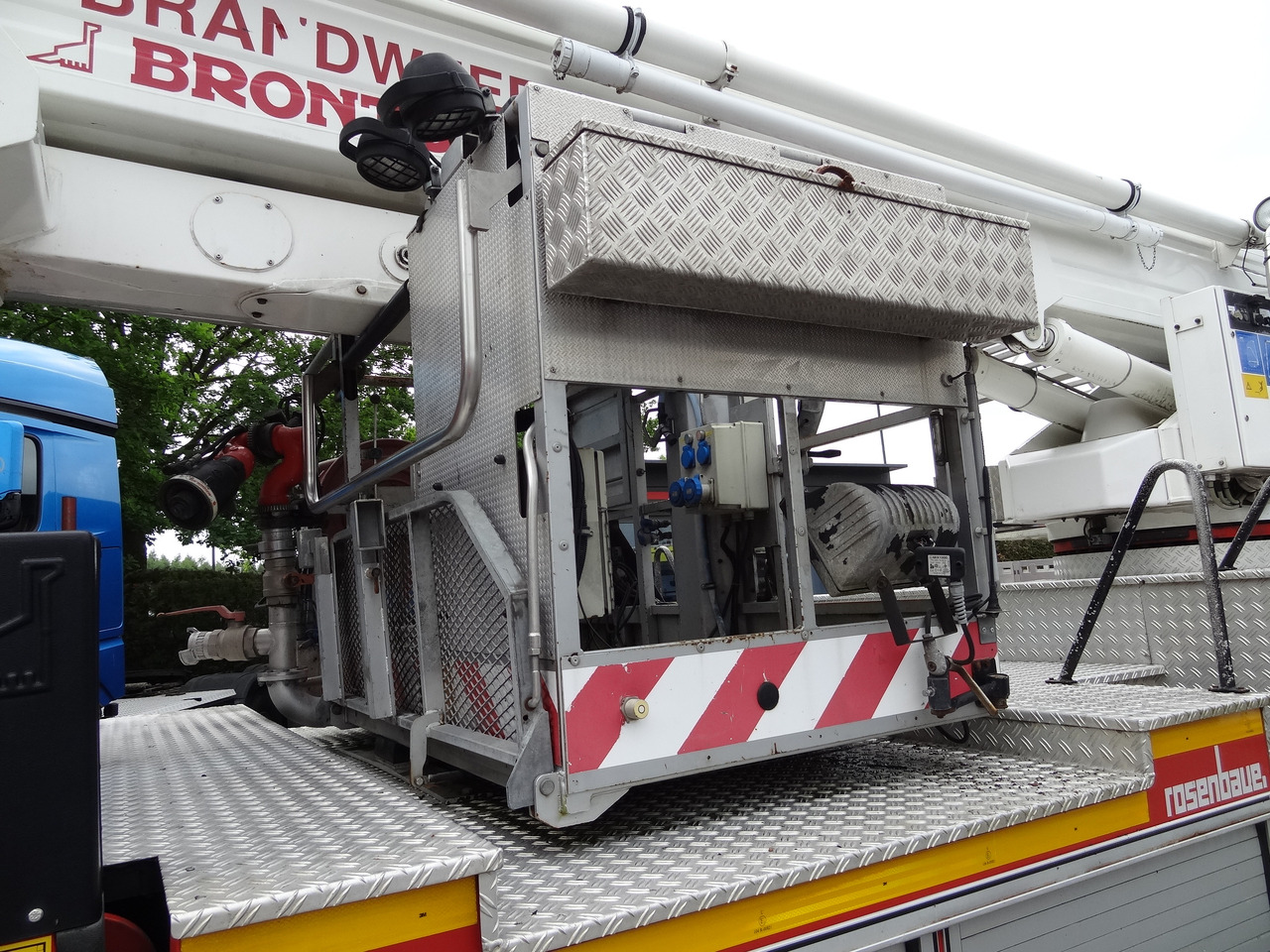 MAN L2000 18.284 Feuerwehr Bronto Skylift 27 Meter - Vrachtwagen hoogwerker: afbeelding 3 MAN L2000 18.284 Feuerwehr Bronto Skylift 27 Meter - Vrachtwagen hoogwerker: afbeelding 3