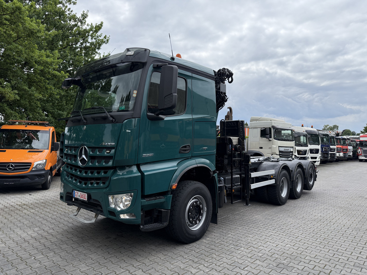 Mercedes-Benz Arocs 3251 8X4 Haken mit Kran HMF 2620 K5 - Haakarmsysteem vrachtwagen, Kraanwagen: afbeelding 1 Mercedes-Benz Arocs 3251 8X4 Haken mit Kran HMF 2620 K5 - Haakarmsysteem vrachtwagen, Kraanwagen: afbeelding 1