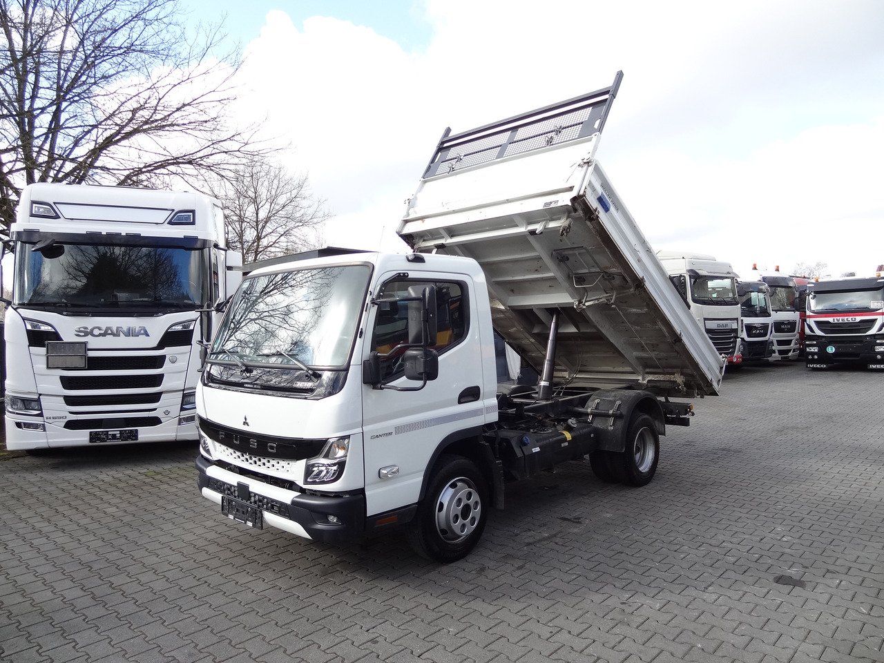 Mitsubishi Fuso 7C18 Meiller - Kipper vrachtwagen: afbeelding 1 Mitsubishi Fuso 7C18 Meiller - Kipper vrachtwagen: afbeelding 1