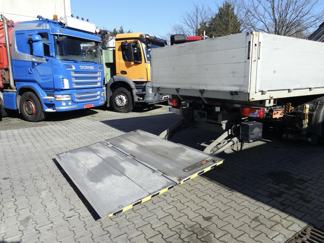 Scania R440 6X2*4 Kran HMF 3000 bis 30 Meter - Vrachtwagen met open laadbak, Kraanwagen: afbeelding 4 Scania R440 6X2*4 Kran HMF 3000 bis 30 Meter - Vrachtwagen met open laadbak, Kraanwagen: afbeelding 4