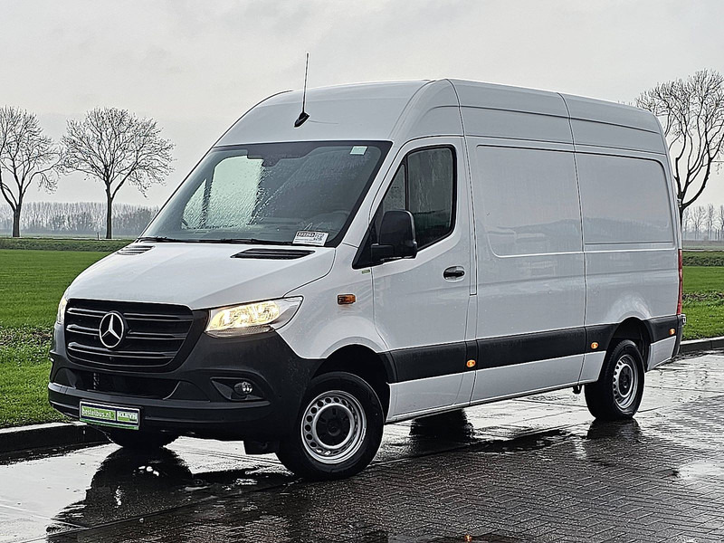 Mercedes-Benz Sprinter 317 L2H2 Mbux Navi RWD! - Gesloten bestelwagen: afbeelding 2 Mercedes-Benz Sprinter 317 L2H2 Mbux Navi RWD! - Gesloten bestelwagen: afbeelding 2