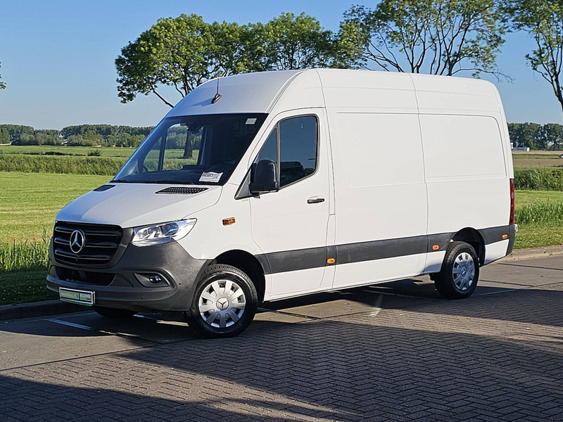Mercedes-Benz Sprinter 317 L2H2 Mbux RWD! - Gesloten bestelwagen: afbeelding 2 Mercedes-Benz Sprinter 317 L2H2 Mbux RWD! - Gesloten bestelwagen: afbeelding 2