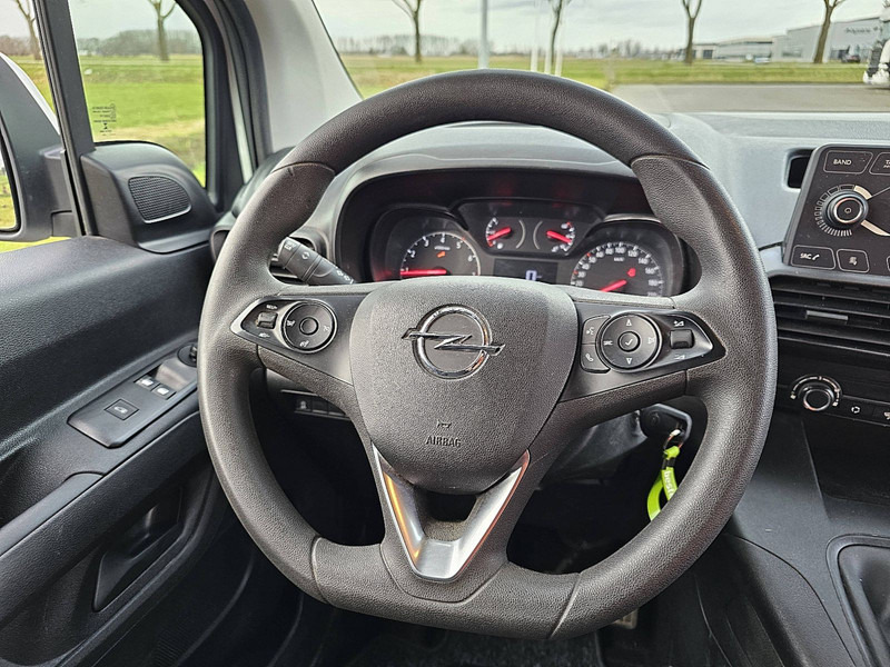 Interieur foto 2: Bestelwagen gesloten laadbak Opel Combo 1.5 L1 Euro6 Trekhaak AC