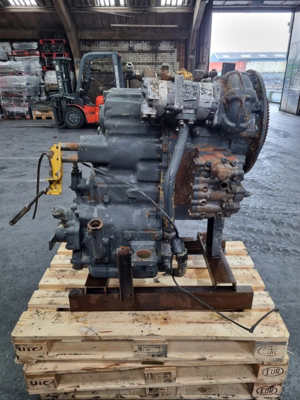 Komatsu WA320-3 Gearbox (Plant) - Versnellingsbak voor Bouwmachine: afbeelding 2 Komatsu WA320-3 Gearbox (Plant) - Versnellingsbak voor Bouwmachine: afbeelding 2